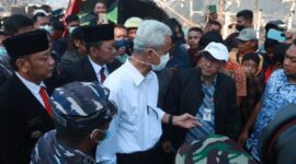 Ganjar Pranowo Tinjau Lokasi Kebakaran Kapal Di Pelabuhan Tegal, Pemrov Dan Pemkot Agar Berikan Bantuan Untuk Para Nelayan