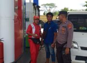 Cegah Penyalahgunaan Distribusi BBM Polsek Baamang melaksanakan Patroli Dialogis SPBU di WilkumPolsek Baamang