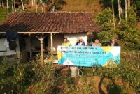 Sejumlah warga di Desa Sukajaya yang mendapatkan manfaat penyuluhan, untuk meningkatkan produksi pertanian-nya, dari kegiatan Pengabdian Masyarakat FTUI, pada tahun 2023 yang lalu. 