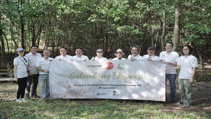Dokumentasi Penanaman mangrove The Westin Jakarta dan Siji Art Management bersama LindungiHutan (Sumber: VRITIMES.com)