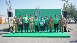 Dokumentasi Penanaman mangrove oleh Nestlé MILO di Pantai Mangunharjo, Semarang (Sumber: VRITIMES.com)