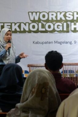 DESA EKONOMI MAJU DAN SEJAHTERA Sandiaga Uno Mendorong Pertumbuhan Ekononomi Desa Mandiri Melalui Implementasi One Village One Product Berbasis Potensi Lokal Indonesia