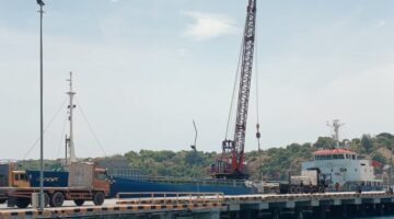Logistik Aceh Terus Menggeliat, Dua Kapal Sandar di Dermaga Pelabuhan Krueng Raya Pelindo