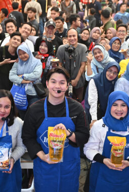 Gempar! Mendadak Duel Masak di Rumah Indofood Bikin Heboh Pengunjung Jakarta Fair 2025