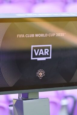 Teknologi Layar Hisense Mendukung Tampilan VAR di FIFA Club World Cup 2025™