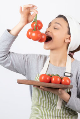Tomat dalam Program Diet? Inilah Cara Cerdas Menurunkan Kalori Tanpa Rasa Hambar