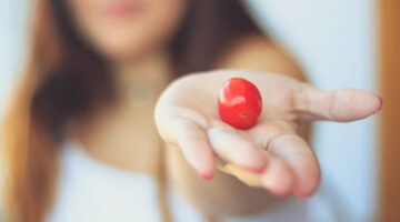TOMAT SUPERFOOD: Kandungan Cherry Tomato Stevia yang Mendukung Kulit Cerah dan Awet Muda