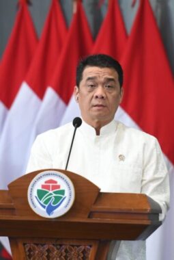 Wamen Desa dan PDT Lepas 24 Alumni Program PANA–LPDP untukx Mengabdi di Desa Tertinggal NTT