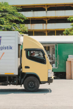 KAI Logistik Perluas Layanan Nasional: KALOG Express Kini Layani Pengiriman Paket dan Barang Elektronik ke Seluruh Indonesia