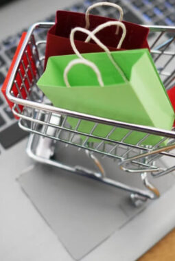 Kenapa Kita Lebih Gampang Belanja daripada Nabung? Ini Penjelasannya