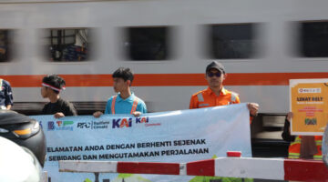 Daop 2 Bandung Terus Himbau Keselamatan: Pengguna Jalan Wajib Berhenti Sesaat Sebelum Melintasi Perlintasan Sebidang