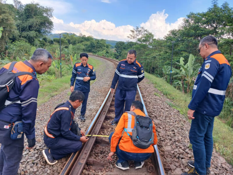 Jelang Angkutan Nataru 2025/2026, Daop 2 Bandung Intensifkan Pemeriksaan Prasarana Demi Keamanan dan Keselamatan Perjalanan Kereta Api