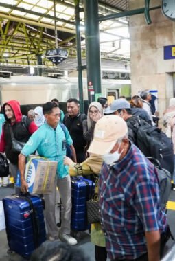 Penjualan Tiket Nataru Terus Meningkat, KAI Daop 1 Jakarta Imbau Pelanggan Pesan Lebih Awal