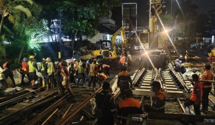 KAI Daop 2 Bandung Lakukan Penggantian Rel dan Wesel KA di Sejumlah Titik