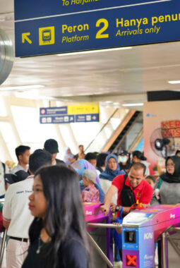 Libur Akhir Tahun, Pengguna LRT Jabodebek Naik 8,76 Persen