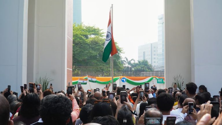 Kedutaan Besar India Rayakan Hari Kemerdekaan India ke-80 di Jakarta dengan Pengibaran Bendera, Pertunjukan Budaya, dan Momentum Baru Hubungan Bilateral