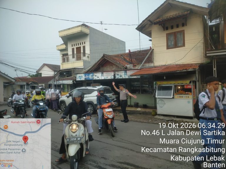 Gatur Lalin,Kapolsek Rangkasbitung Polres Lebak dan Personel Laksanakan Strong Point Pagi
