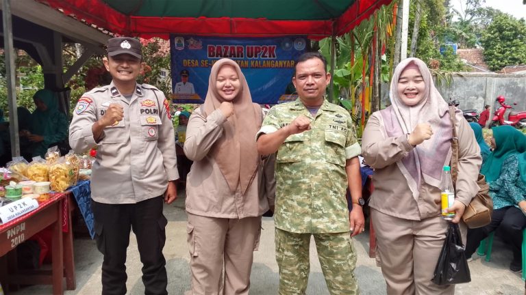 Bhabinkamtibmas Dan Babinsa Hadiri Monev 10 Program Pokok PKK Tingkat Kecamatan Dan Desa di Desa Cikatapis